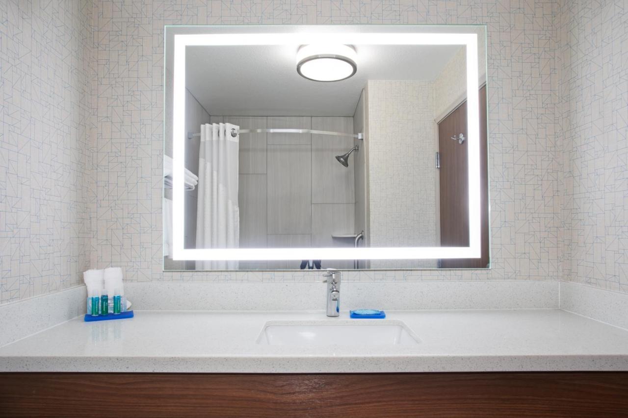 Holiday Inn Express Hotel & Suites Fort Collins By Ihg Esterno foto