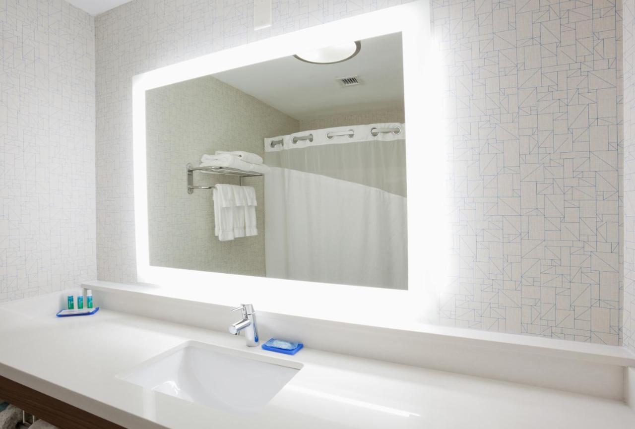 Holiday Inn Express Hotel & Suites Fort Collins By Ihg Esterno foto