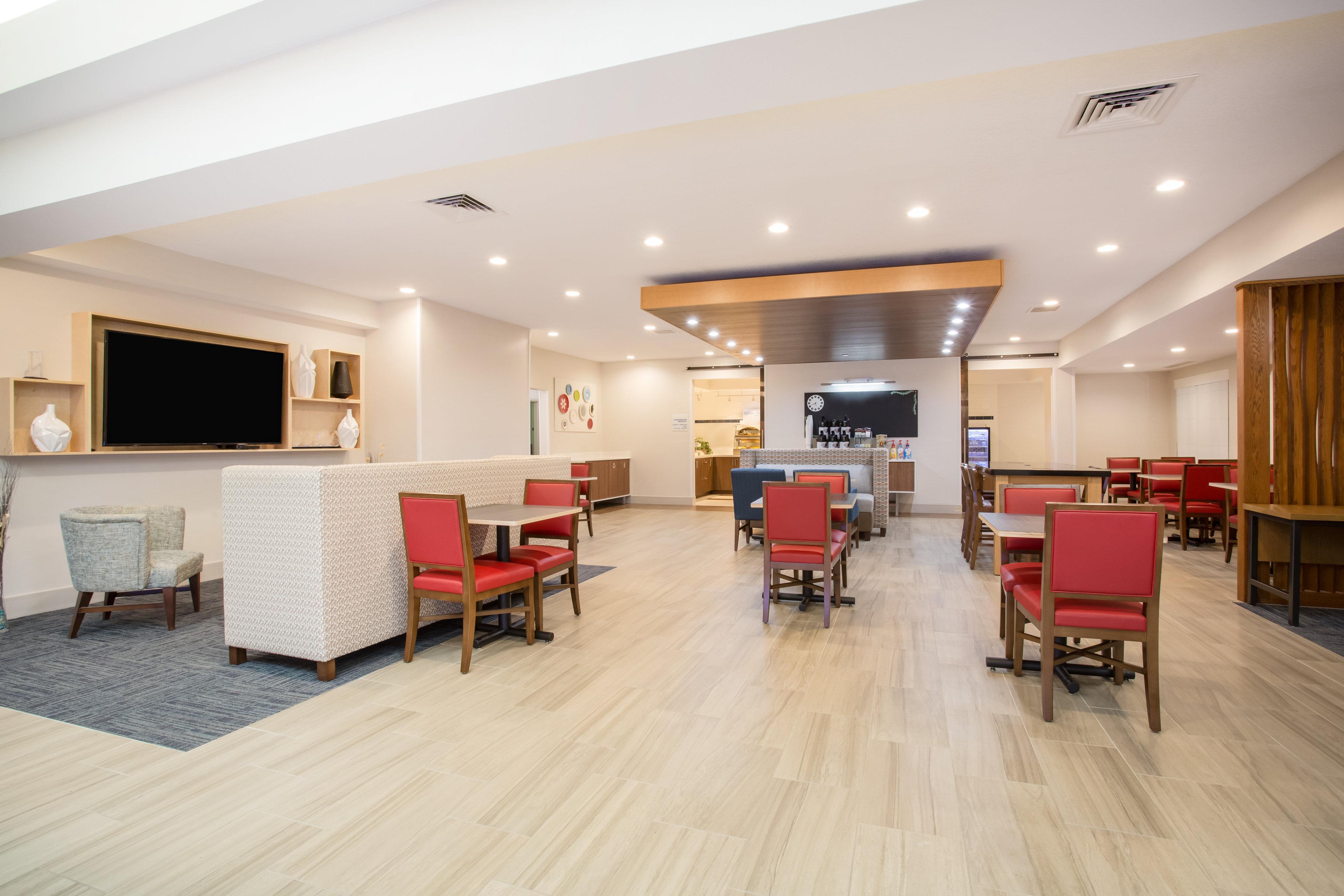 Holiday Inn Express Hotel & Suites Fort Collins By Ihg Esterno foto