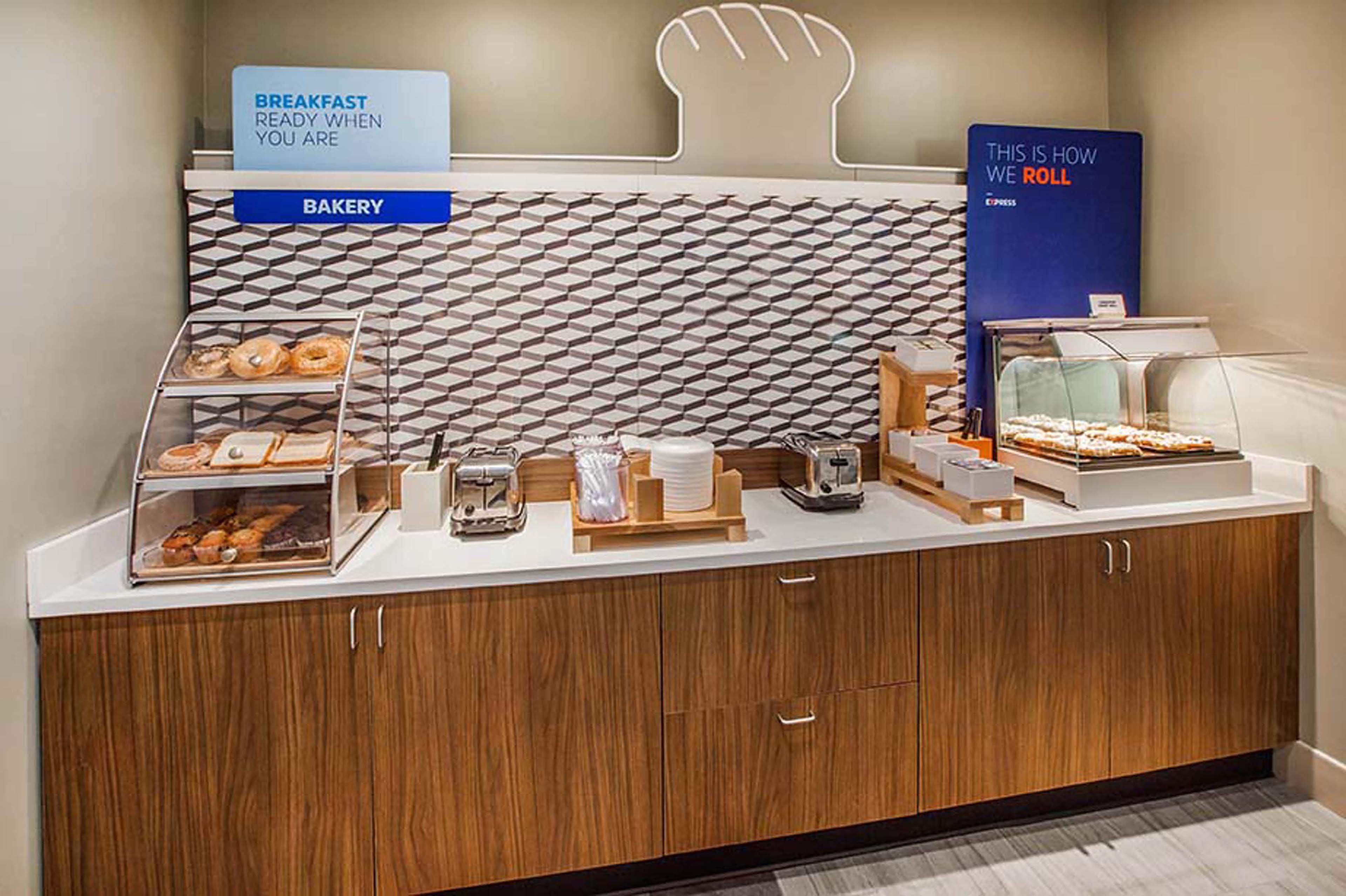 Holiday Inn Express Hotel & Suites Fort Collins By Ihg Esterno foto