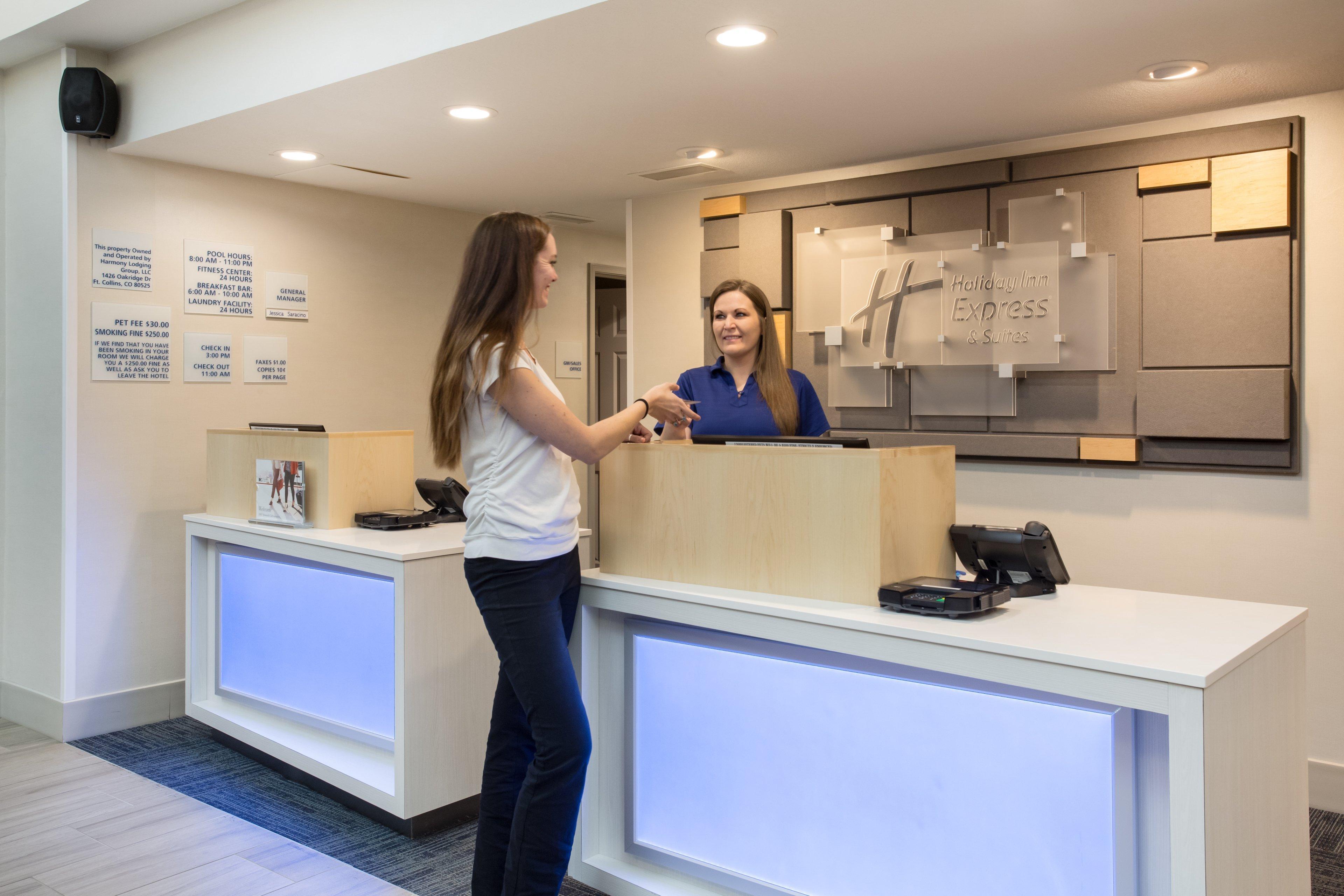 Holiday Inn Express Hotel & Suites Fort Collins By Ihg Esterno foto