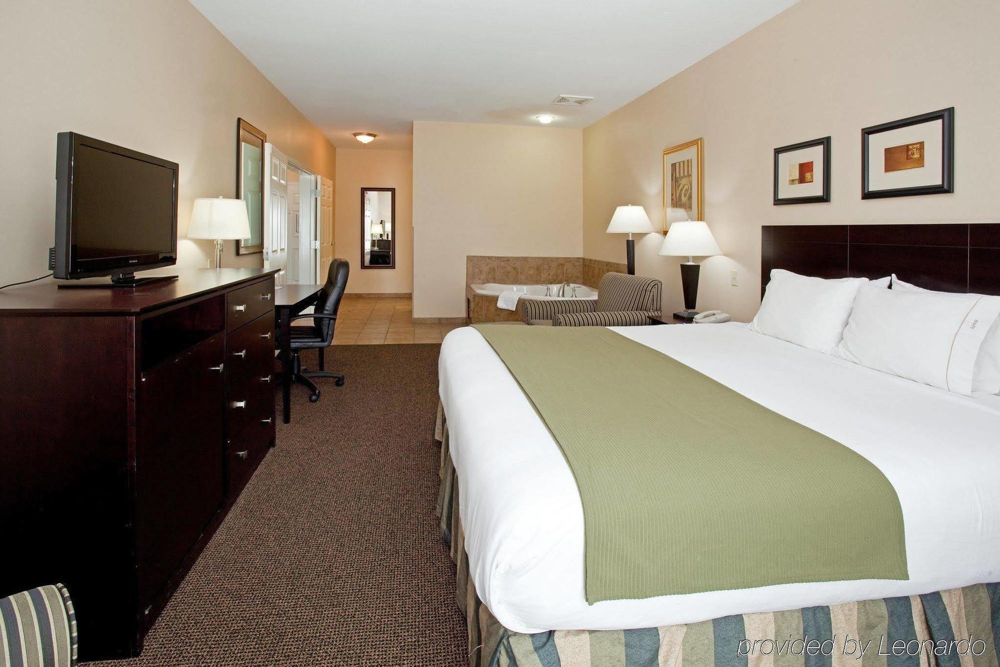 Holiday Inn Express Hotel & Suites Fort Collins By Ihg Esterno foto